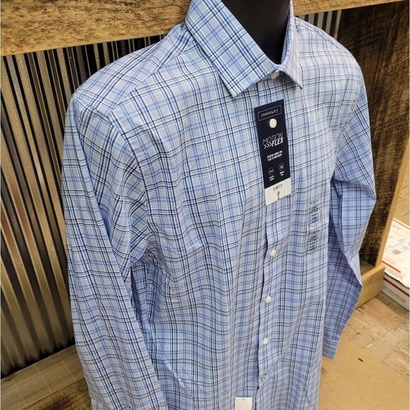 Crown & Ivy stretch button down - Picture 5 of 7